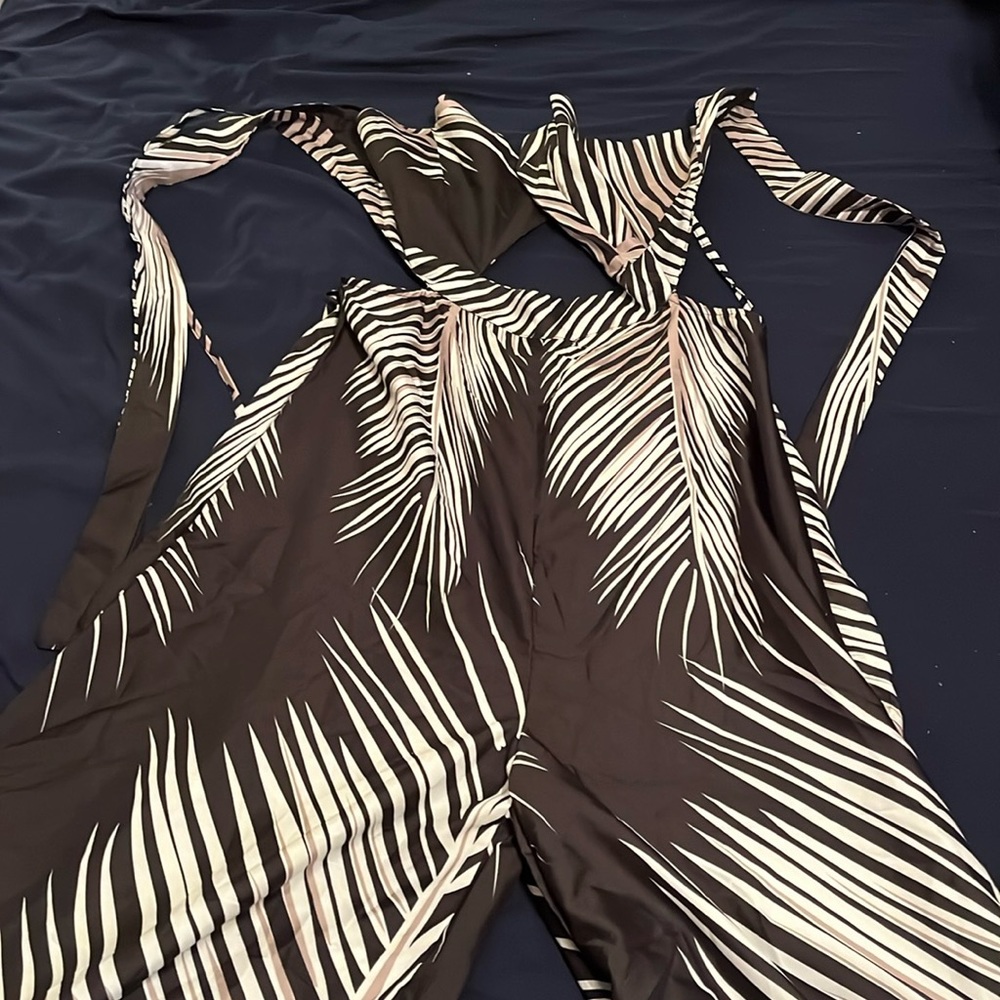 Tie around neck one piece w pants